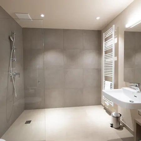Alprima Hotel apartamentowy
