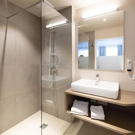 Alprima Hotel apartamentowy 2*